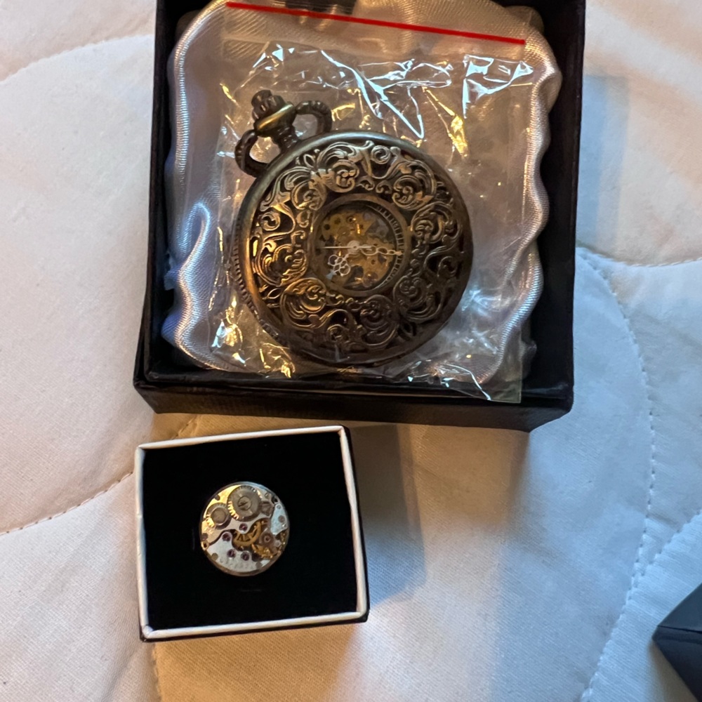 Steampunk pocket watch and tie tack